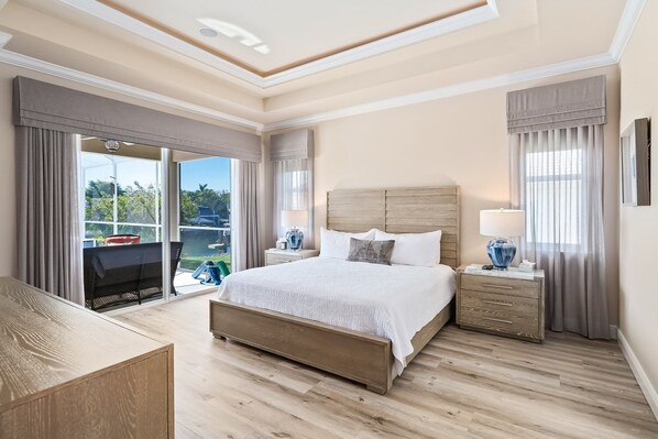 4 habitaciones, tabla de planchar con plancha, internet y ropa de cama 