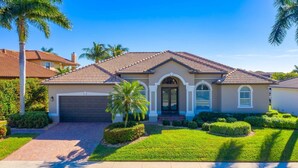 Unclassified image, 3 of 24, button - Waterfront 4BR Marco Island home with heated pool and space for 8. (Marco Island)