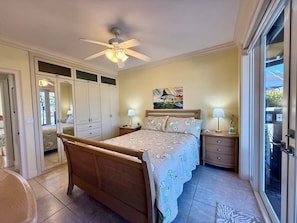 4 bedrooms, iron/ironing board, free WiFi, bed sheets - Waterfront 4BR home in Marco Island with heated pool and WiFi (Marco Island)