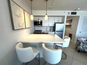 Fridge, microwave, oven, dishwasher - Wow...perfect condo with glorious balcony views (Marco Island)