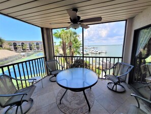 Outdoor dining - Impecable unit with beautiful Water views (Marco Island)