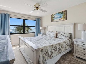 2 bedrooms, iron/ironing board, free WiFi, bed sheets - 2BR Marco Island condo with pool, marina access, WiFi, and kitchen (Marco Island)