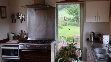 KylskÄp, mikrovÄgsugn, ugn och spishÀll