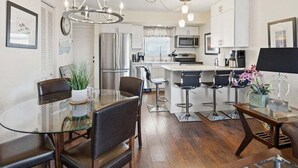 Dining - Waterfront 1BR condo in Marco Island with pool, marina access, and WiFi. (Marco Island)