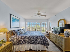 2 bedrooms, iron/ironing board, free WiFi, bed sheets - Very Nice Villa with an amazing view of the Gulf with easy access,  B2011B (Englewood)