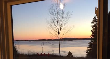 Seaside Cottage With Amazing Ocean Views:NEW MASTER BR,LR, Screened Porch,DECKS