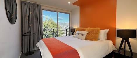 2 habitaciones, escritorio, tabla de planchar con plancha y wifi gratis