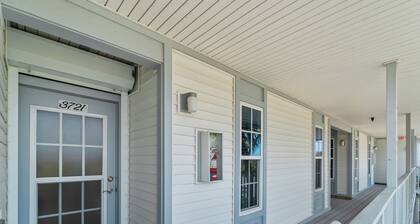 Special Sunset View Resort Access and steps to the Restaurant or Pool, A3721C