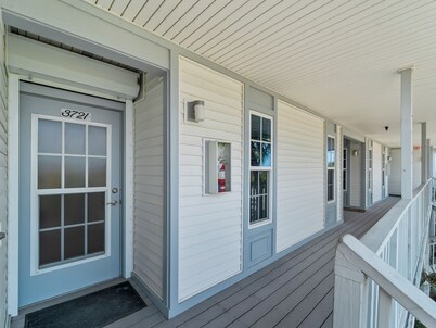Special Sunset View Resort Access and steps to the Restaurant or Pool, A3721C