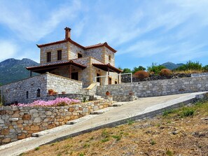  المنشأة من الخارج