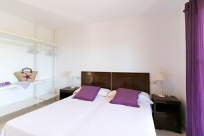 3 chambres, fer et planche à repasser, lit parapluie, Wi-Fi gratuit