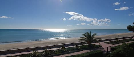 Platja a a prop