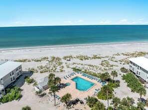 Aan het strand, parasols