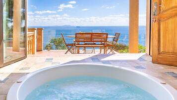 Tina de hidromasaje interior