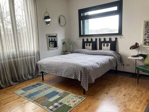 4 chambres, fer et planche à repasser, accès au Wi-Fi (inclus)
