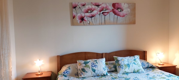 2 bedrooms, iron/ironing board, free WiFi, bed sheets