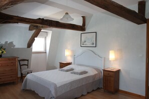 2 habitaciones, tabla de planchar con plancha y wifi