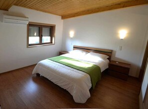 8 bedrooms, iron/ironing board, travel cot, free WiFi