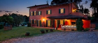 Villa med privat pool på tuscan hills mellem lucca og florence