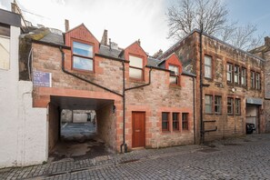 Exterior - Chic Designed Themed  Apartment In The Edinburgh City Centre (Edinburgh)