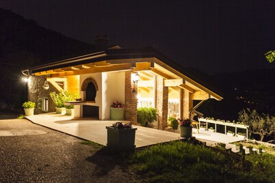 Agriturismo Caranatura perfect for visiting Verona, Venice and Lake Garda