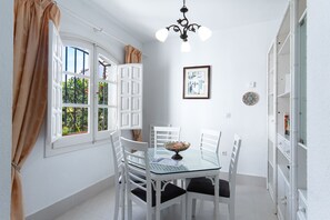 Dining - Los Pinos 25 Villas by Casasol (Nerja)