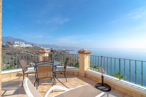 Unclassified image, 5 of 29, button - Tamango Hill Alcazaba B by Casasol (Torrox)