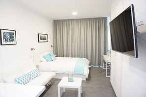 1 bedroom, desk, iron/ironing board, free WiFi - AQUA LAS CANTERAS: NEXT TO THE SEA (Las Palmas de Gran Canaria)