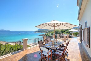 تناول الطعام بالخارج