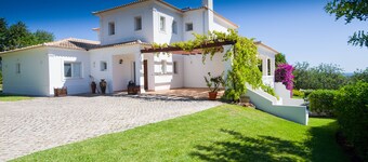 Villa privée de 5 chambres et 6 salles de bains avec vue sur la mer et la réserve naturelle