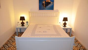 3 habitaciones, tabla de planchar con plancha, wifi y ropa de cama