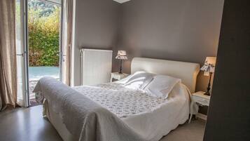2 chambres, fer et planche Ă  repasser, Wi-Fi gratuit, draps fournis