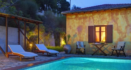 Villa Kentavros Villa avec piscine entiÚrement privée loin de tout!