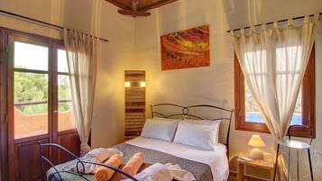 1 bedroom, in-room safe, desk, iron/ironing board