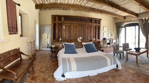 4 Schlafzimmer, Bügeleisen/Bügelbrett, Reisekinderbett, kostenloses WLAN