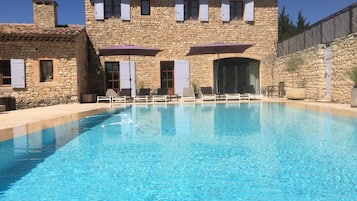 Piscine extérieure