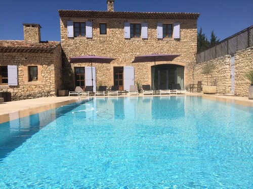 Belle villa avec piscine dans le Luberon pour 9 personnes