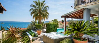 Villa de luxe 5 étoiles, vue imprenable, à 50m de la plage, piscine chauffée, jacuzzi