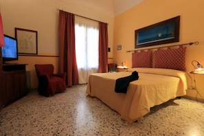 1 chambre, fer et planche Ă repasser, Wi-Fi, draps fournis