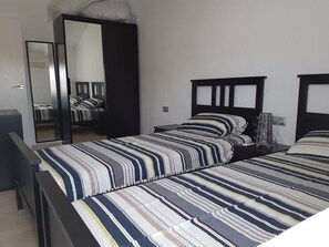 4 Schlafzimmer, Bügeleisen/Bügelbrett, Reisekinderbett, kostenloses WLAN