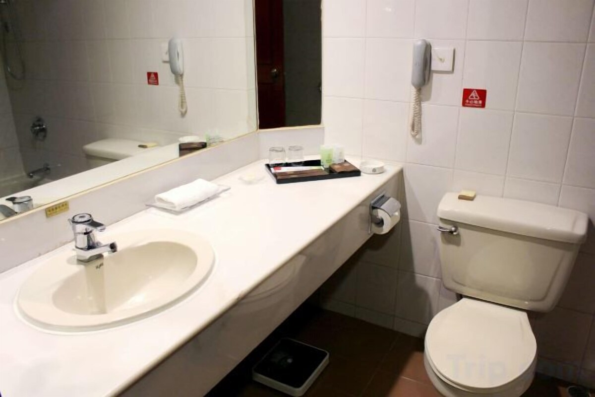 Bathroom | Free toiletries