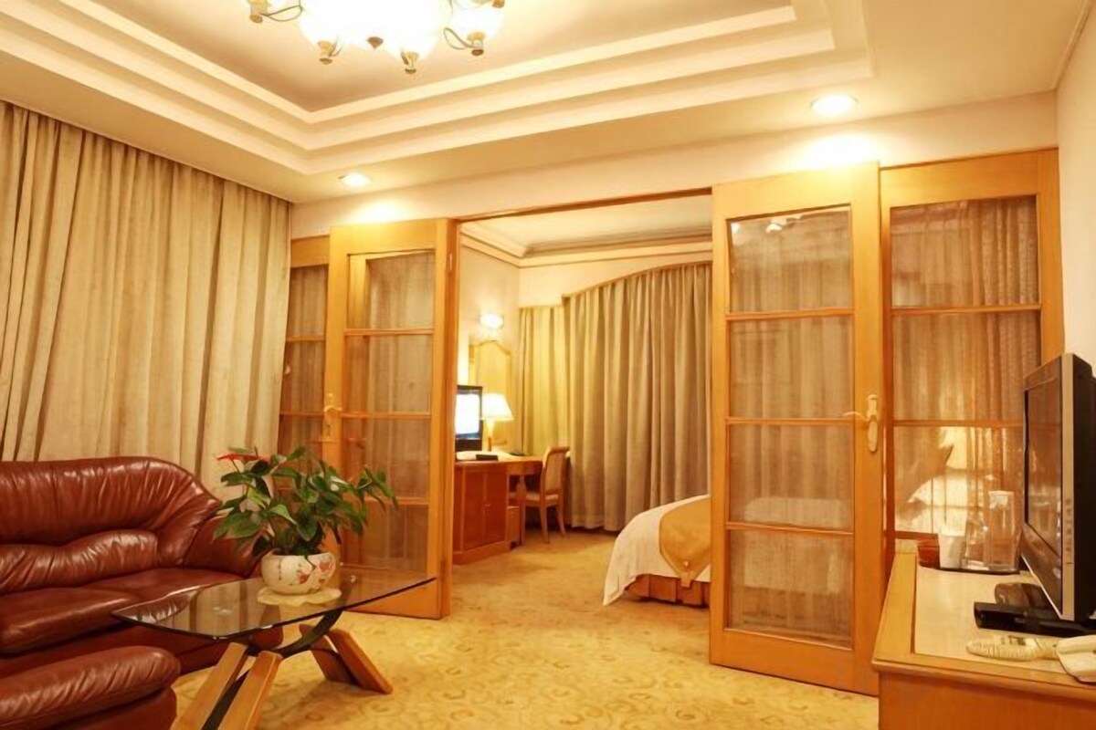 Lianfeng Suite