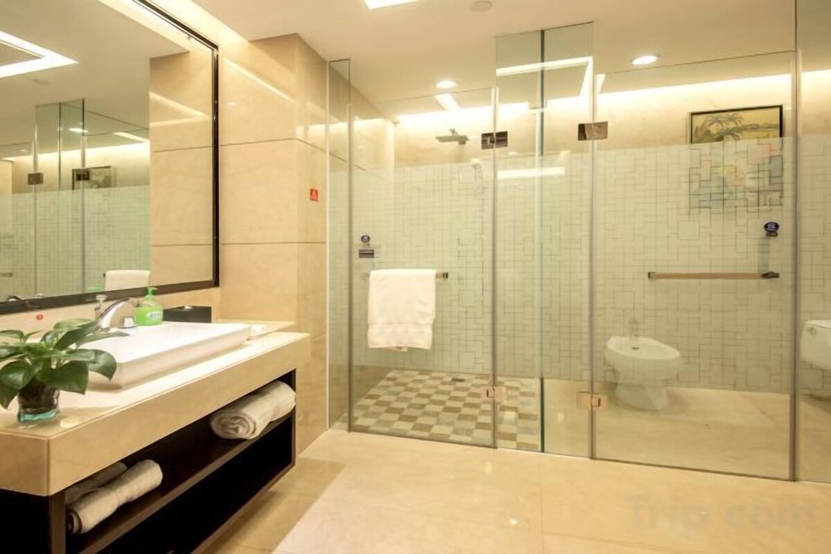 Bathroom | Free toiletries