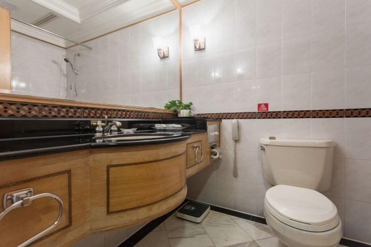 Bathroom | Free toiletries