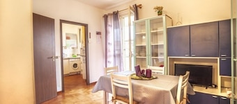 Villa on 1st floor with large garden, air conditioning, bbq, 2 parking spaces