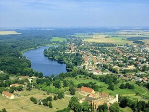 Unclassified image, 2 of 14, button