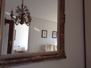 Interior - Apartment for 1-4 pers., 1 sep. Bedroom, large balcony, indoor pool, sauna in the house (Grassau)