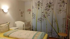 Unclassified image, 5 of 15, button - Family holiday home near Lake Kummerower - Holiday home (Völker, Iris) (Malchin)