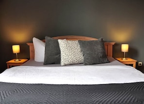 4 bedrooms, travel cot, free WiFi