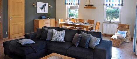 TV, fireplace, DVD player, stereo